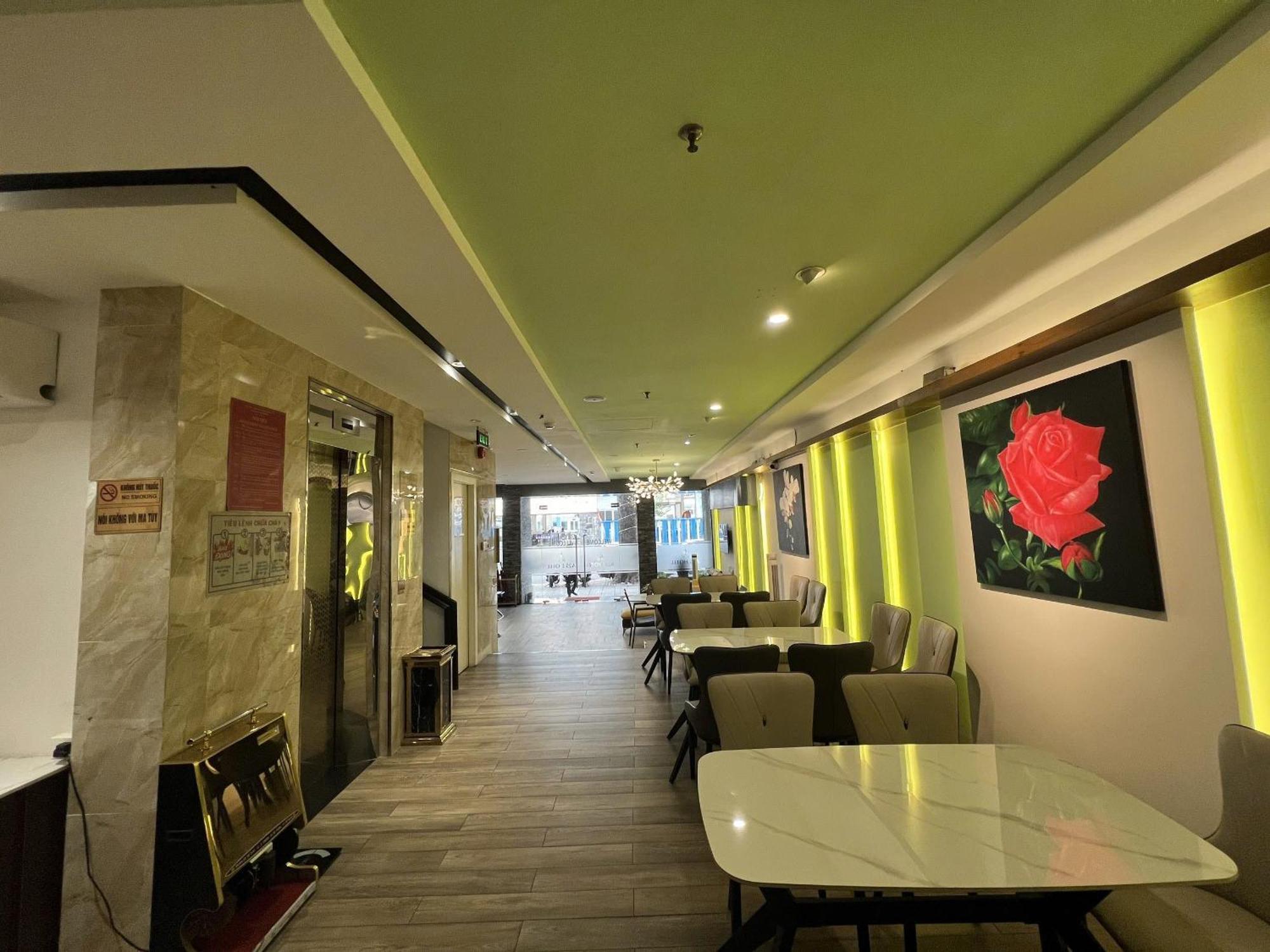 Hotel A25 - 142 Bui Thi Xuan 2*